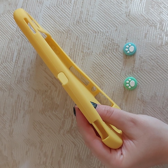 Nintendo Switch Lite case & switch covers - Picture 2 of 4